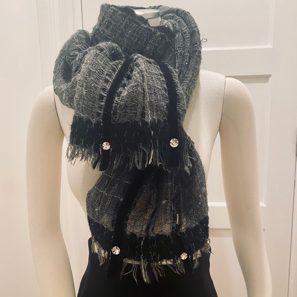 HIGH Scarf - Picture 8 of 8